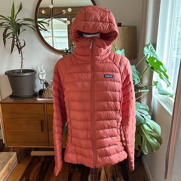 Patagonia Jackets & Blazers - NWOT Patagonia Women's Orange Hooded Puffer Jacket